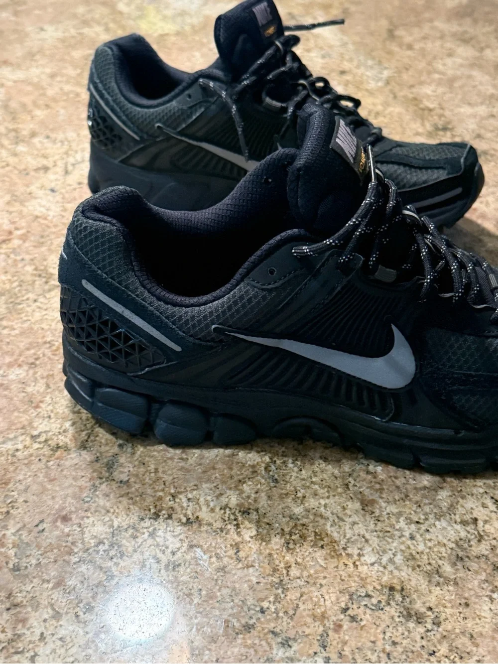 Nike Men’s Vomero 5 Black Sequoia HV2527-001 SIZE 9